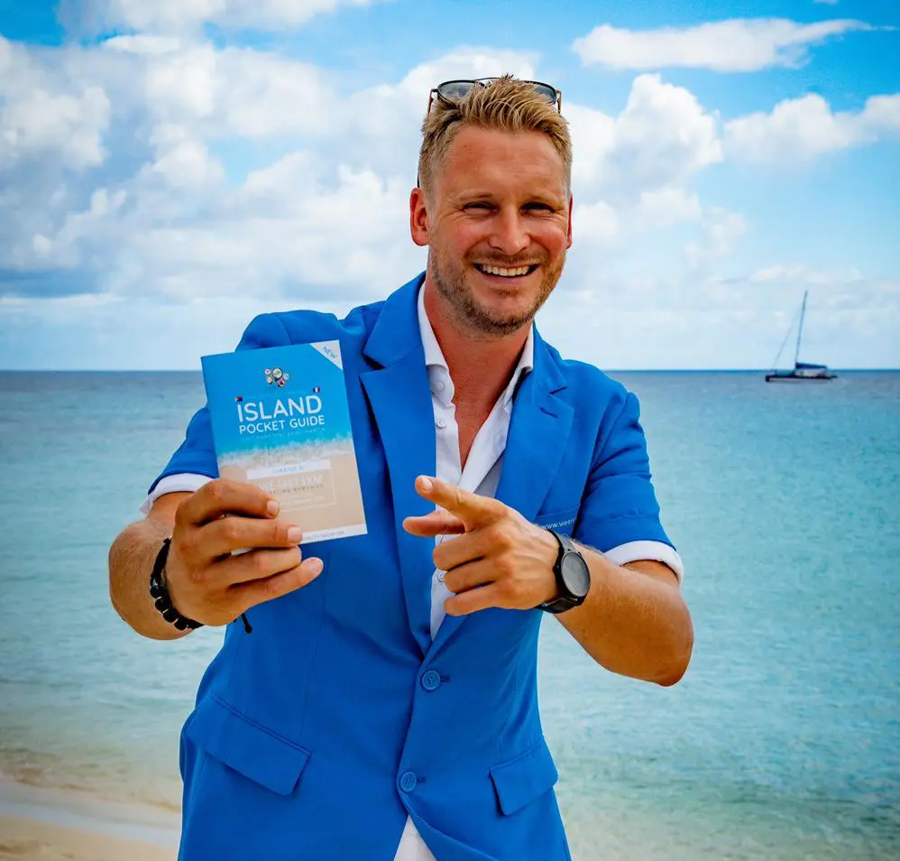 Roy van Zutphen - Island Guide on the Beach SQUARE